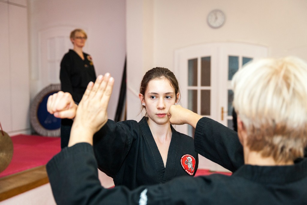 Songmoo Kampfkunstschule für Frauen und Mädchen in Offenbach